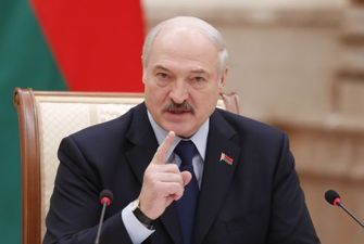 Лукашенко: "Я поки живий і не за кордоном"