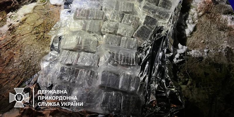 Пограничники сорвали воздушный наркотрафик на Волыни: детали операции и фото