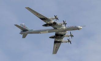 В России в небо поднялись стратегические бомбардировщики: когда выйдут на пусковые рубежи