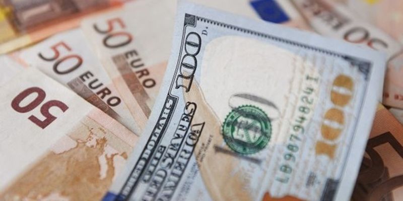 Курс евро к доллару поднялся выше паритета