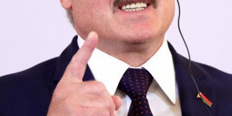 Лукашенко лишили звания почетного доктора КНУ им. Шевченко