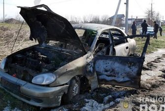 В Черновцах водитель сбил женщину и сжег свой автомобиль