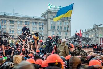 Майдан против Зеленского набирает обороты в центре Киева, стянуты силовики: первые кадры