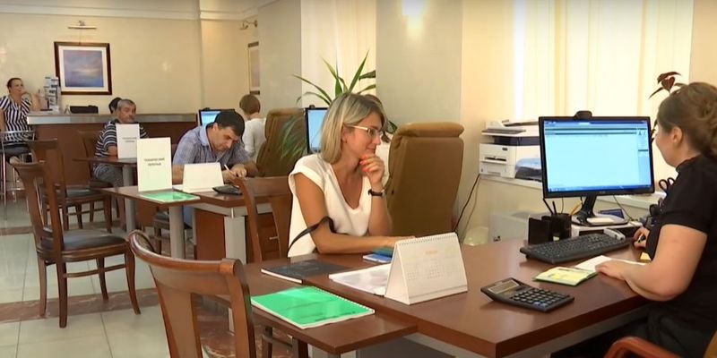Украинцы могут вернуть себе часть денег за обучение, ипотеку и страховку: назван способ