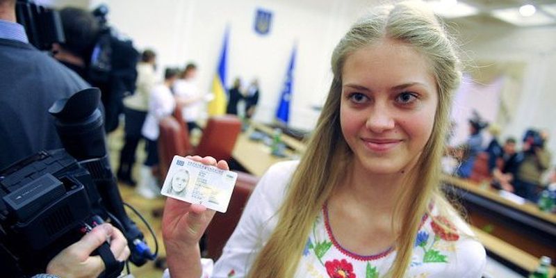 Миграционная служба выдала почти 14 тысяч ID-карт накануне и в день выборов