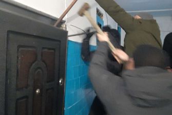 "Жаль, вас в ДНР не постреляли": священник хотел захватить квартиру вдовы и сына АТОшника, фото и видео