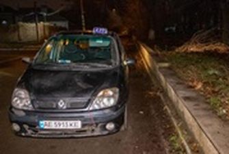 В Днепре водитель такси умер в автомобиле