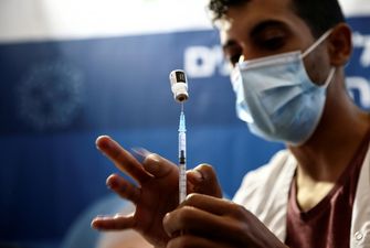 ВООЗ попередила, що через брак вакцин пандемія коронавірусу триватиме і в 2022 році