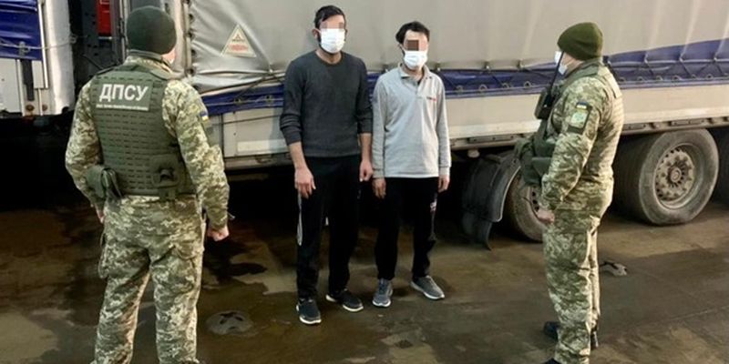 Два сирийца приплыли в Украину в грузовом прицепе