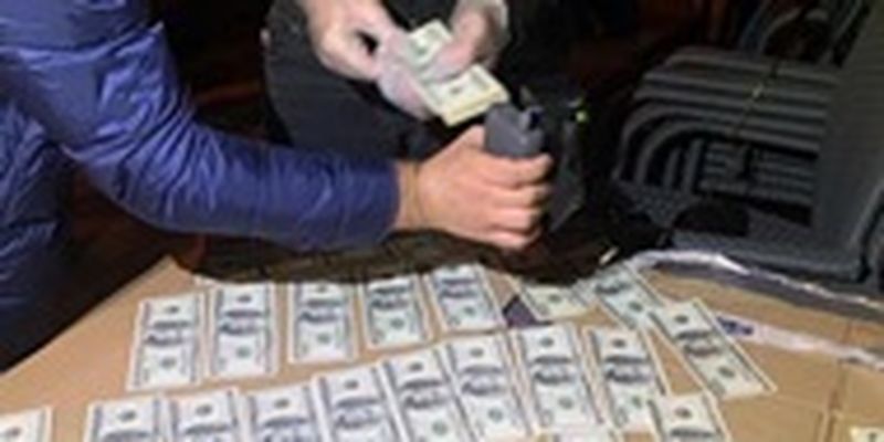 Закрыл дело за $30 тысяч: в Киевской области на взятке задержали прокурора