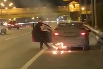 Погоню за пьяной женщиной на горящем Mercedes засняли на видео