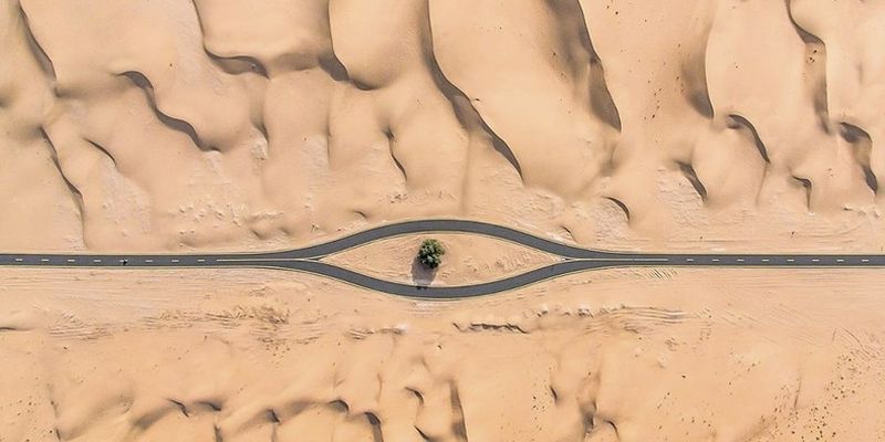 Зачем арабы покупают песок в Европе, если сами живут в пустыне?