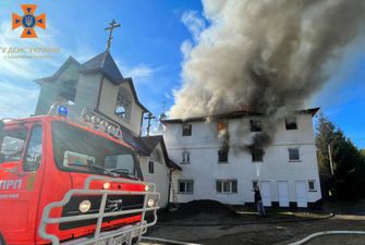 В селе Колодное на Закарпатье горит мужской монастырь