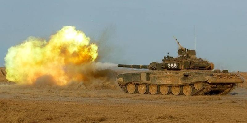 Россия проводит танковые стрельбы в Крыму