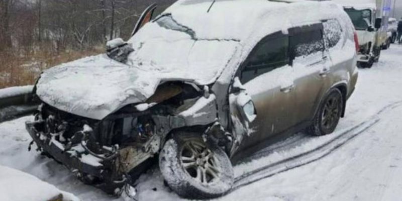 Масштабная авария на магистрали: в РФ столкнулись сразу 48 авто