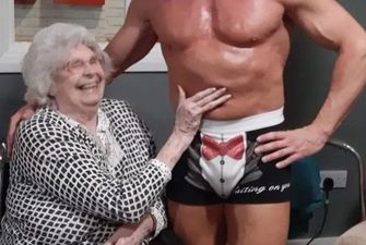 Всі були у захваті: 89-річна британка запросила стриптизера до будинку престарілих
