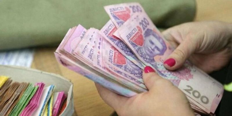 Украинцам в несколько раз повысили соцвыплаты: кто получит больше всех после Нового года