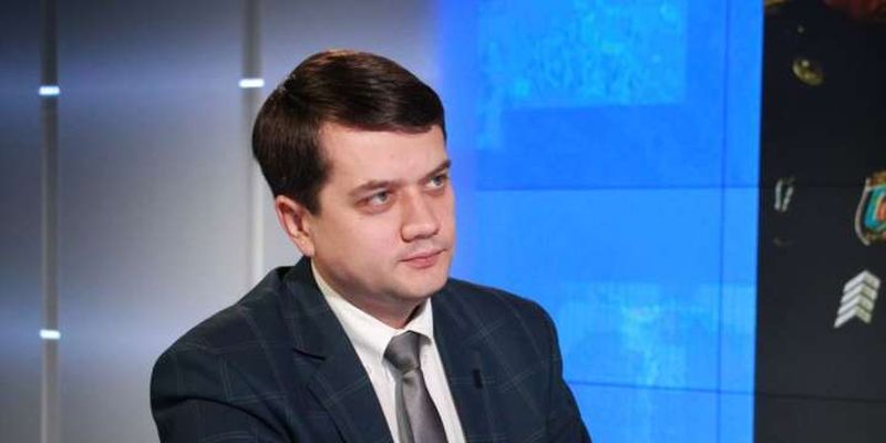 Разумков сподівається, що звільнені за вимогою Зеленського чиновники не підуть в суди