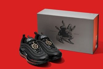 Производитель «сатанистских» кроссовок Nike согласился отозвать их из продажи