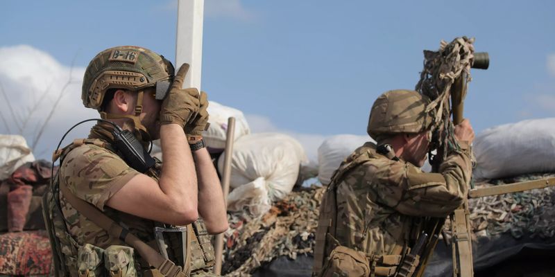 На Донбассе ранили украинского военного: где стреляли