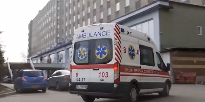 Гоняли из отделения в другое: медиков обвинили в гибели 17-летней беременной украинки