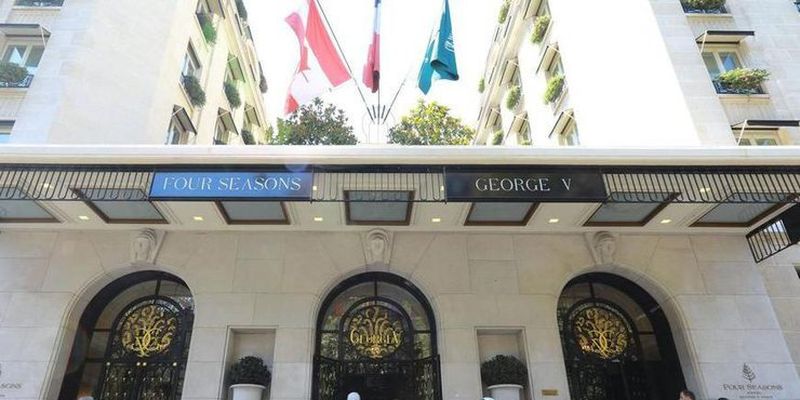 В Париже грабители напали на гостиницу George V