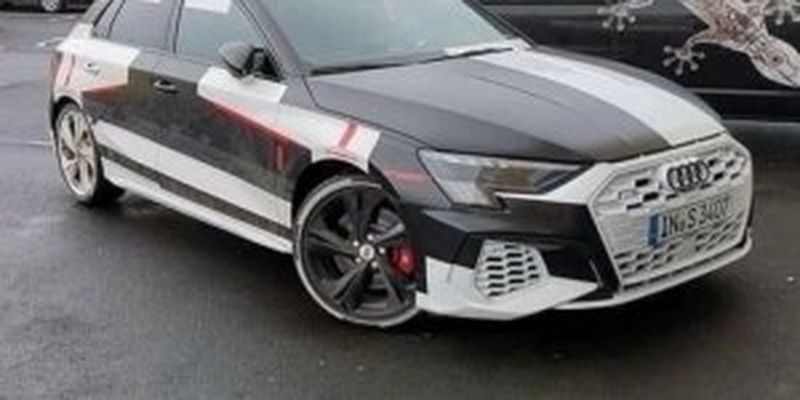 Новый Audi S3 «засветил» свой интерьер