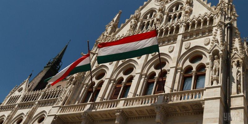 Провластная газета Венгрии призывает игнорировать 5 статью НАТО и прогнозирует поражение Украины