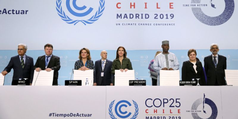Самый длинный климатический саммит ООН завершился компромиссным соглашением