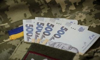 Кабмин внес изменения в зарплаты военнослужащих с 1 мая