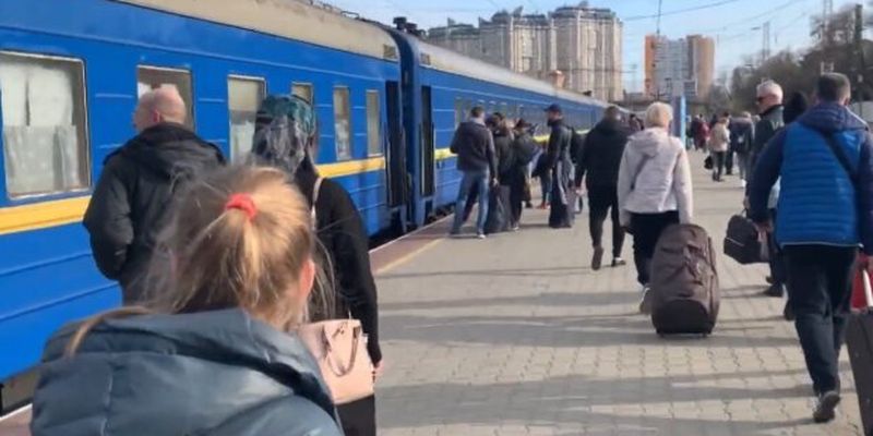 "Укрзализныця" вводит новые жесткие правила: как теперь купить билеты и что нужно знать украинцам