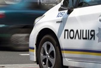 В Одессе полицейский сбил пенсионерку с ребенком