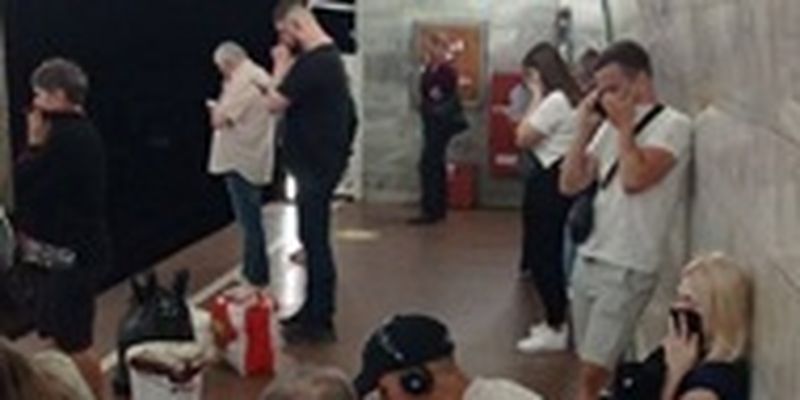В киевском метро мужчина распылил газовый баллончик