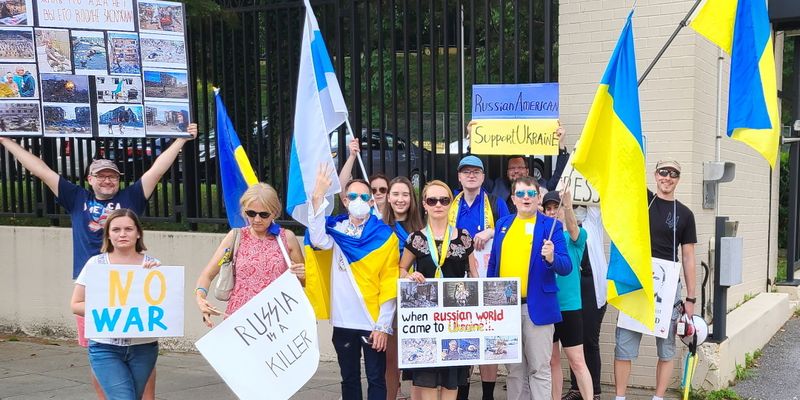Активисты освистали «гостей» празднования дня россии в Вашингтоне