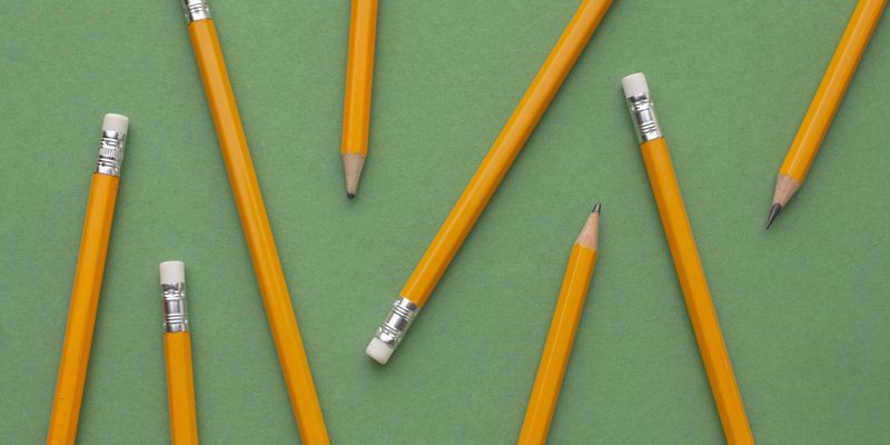 Поможет накормить питомца: мало кто знает про эти функции ластика на карандаше