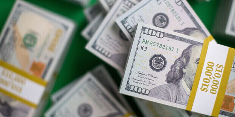 Курс валют в Украине 15 апреля 2024: сколько стоит доллар и евро