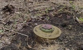 На Херсонщине двое мужчин подорвались на российской мине, есть погибший