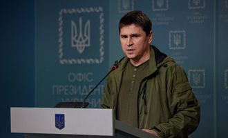 Подоляк заявил о гибридном наступлении РФ: "Паника, страх и снова паника"