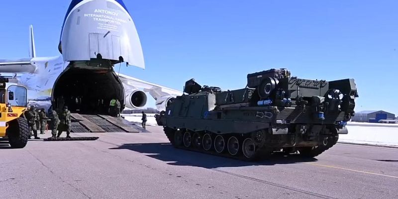 Канадские "спецтанки" Bergepanzer 3 уже на пути в Украину
