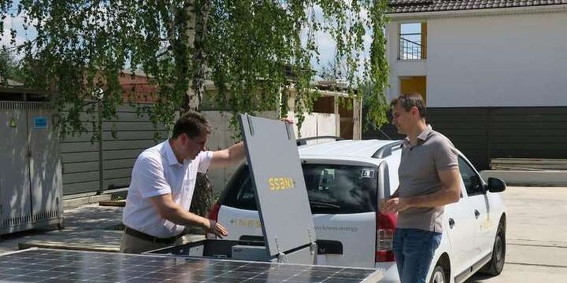 У Вінниці інженери створили мобільну сонячну електростанцію для ЗСУ