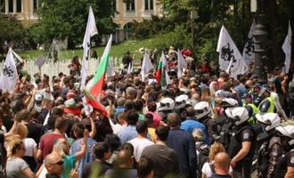 В Болгарии владельцы ресторанов протестуют против новых карантинных ограничений