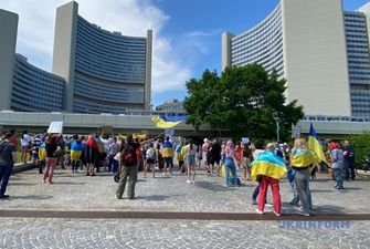 Под офисом ООН в Вене прошел пикет с призывом спасти защитников Мариуполя