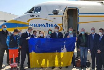 Українські лікарі прибули в Італію, щоб "знімати відосіки" - "Стрибок у жерло вулкана"