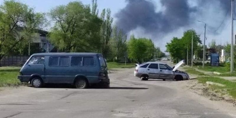 На Луганщине россияне обстреляли волонтерский автомобиль и полицейский транспорт
