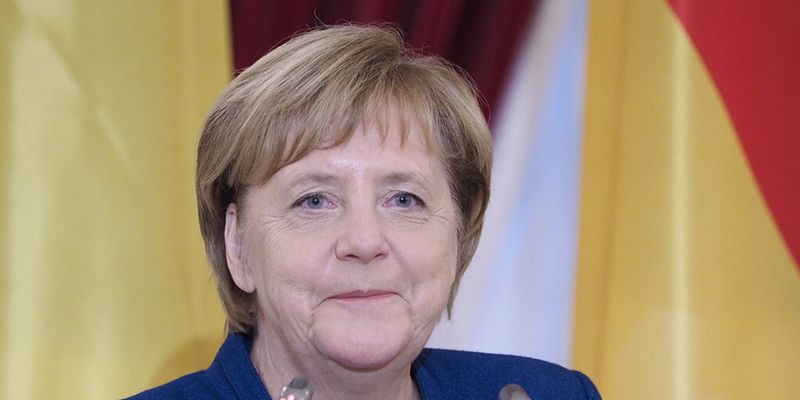 Меркель поддержала предложение Зеленского пересмотреть Минские соглашения