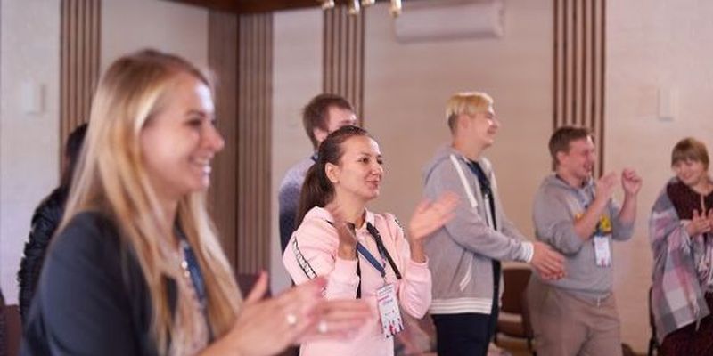 «Навички безконфліктної комунікації дуже важливі для молоді». Виклики та активності молоді на Сході України