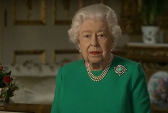 Королева Єлизавета II не слухає лікарів. Вона пішла на хрестини онуків. Є перші фото після хвороби