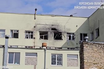 "Как улупило, мамочки!": россияне ударили по центру Херсона — фото и видео последствий