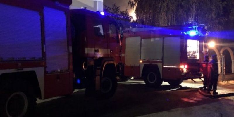 В Одессе начался пожар на территории Иверского монастыря