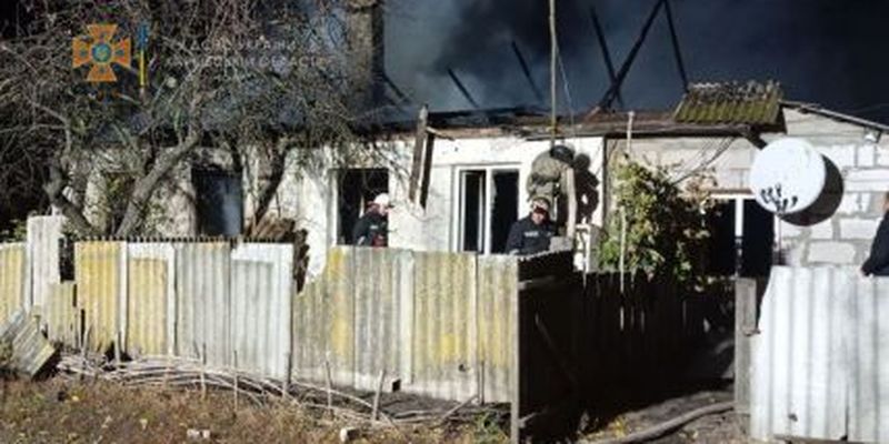 Під Харковом під час пожежі в житловому будинку заживо згоріла ціла родина